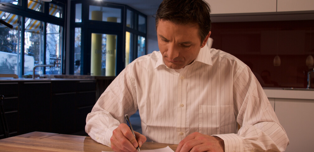 Küchen.Geräte.Partner. Garantie - jahrelang auf der sicheren Seite. Küchen.Geräte.Partner. Garantie - jahrelang auf der sicheren Seite.